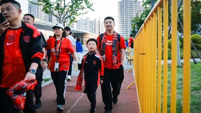 沙巴体育登录入口-只是一场足球赛，为何价值高达 1.35 亿元！？